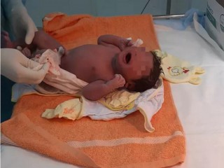 12 y, bác sĩ giúp sản phụ sinh con trong khu cách ly dịch Covid-19