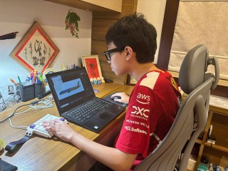 Ấn tượng bộ sưu tập máy bay trên sticker “Dệt bầu trời”