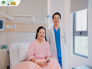 ThS.BSCKII.BSNT Nguyễn Văn Xuyên: Bản lĩnh xử lý khối u xơ tử cung "khủng" 18cm 