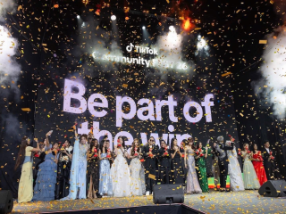 VINSTAR dẫn đầu Bảng Vàng Khu Vực tại TikTok Community Fest 2026 với 56,2 triệu điểm, tự hào bước lên sân khấu nhận giải