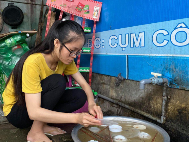Giấc mơ đại học có nguy cơ dang dở của nữ sinh nghèo rửa bát thuê